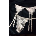 Lingerieset: Jarretelgordel en string, wit kant 100% Polyamide