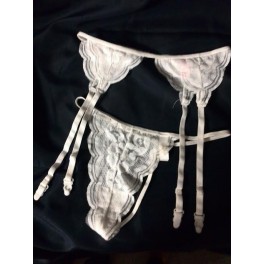 Lingerieset: Jarretelgordel en string, wit kant 100% Polyamide